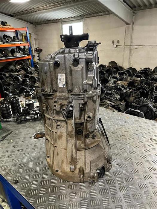 Cutie de viteze Ford Transit 2.4 8C1R 7003 BA