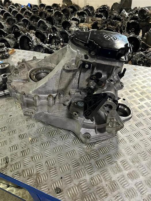 Cutie de viteze VW Transporter T5 2.0D cu start stop 5 viteze QWM 02Z 301 103